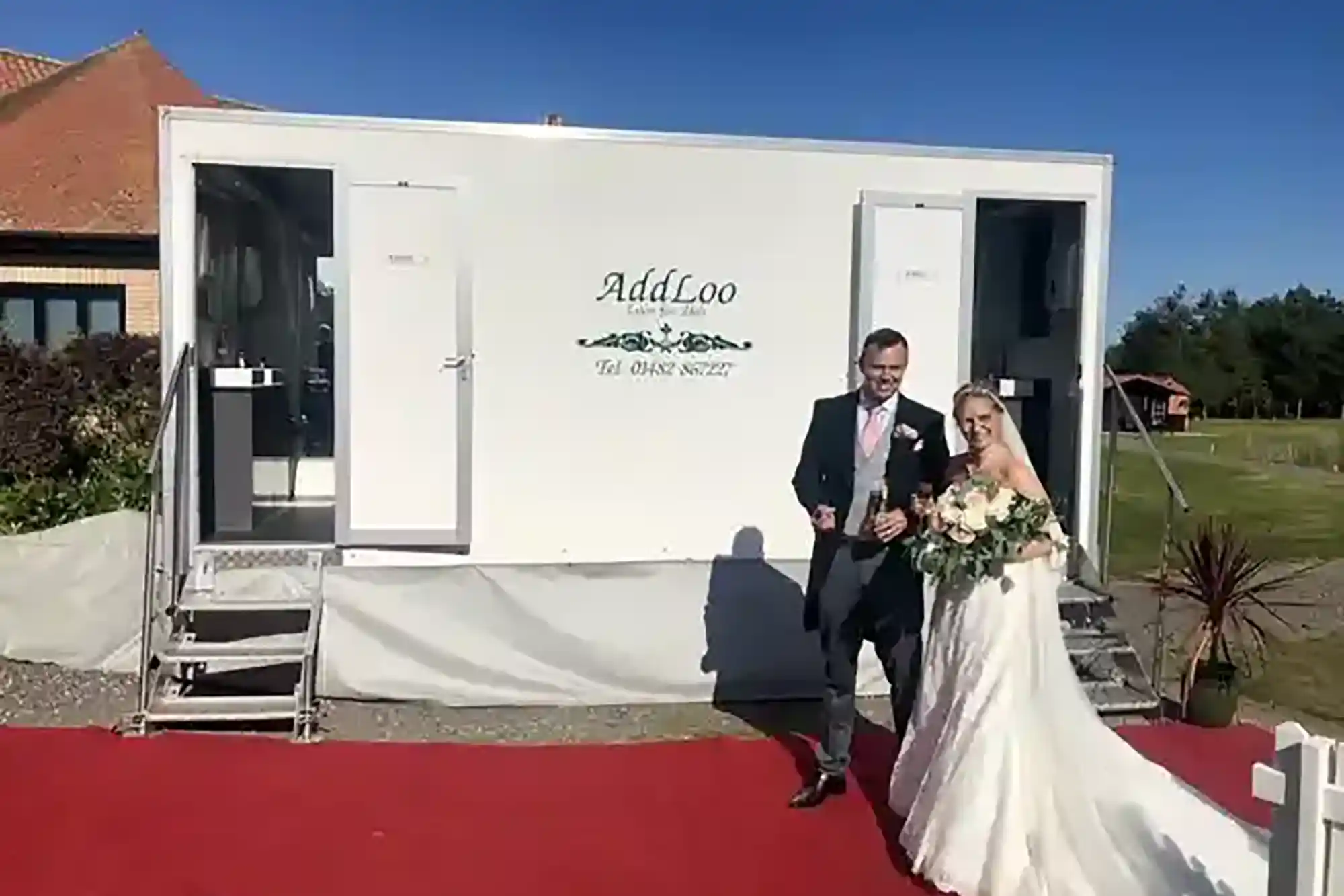 luxary event toilet hire low res