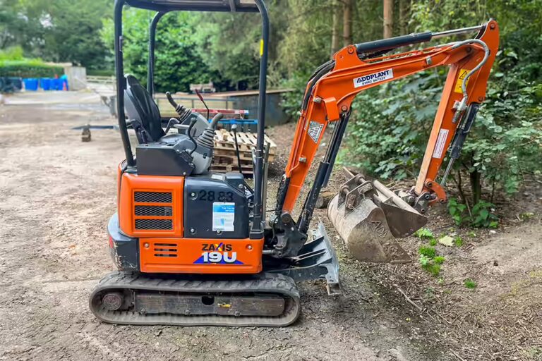 1.5 tonne digger