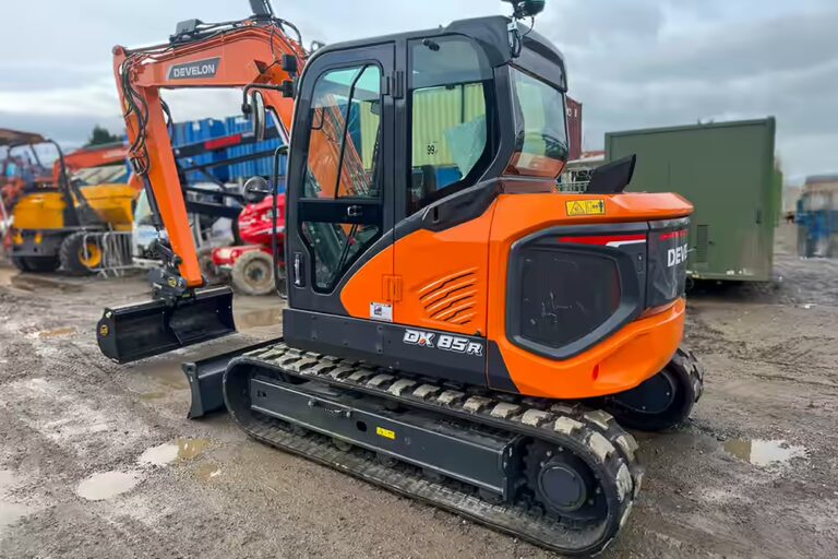 8 tonne excavator